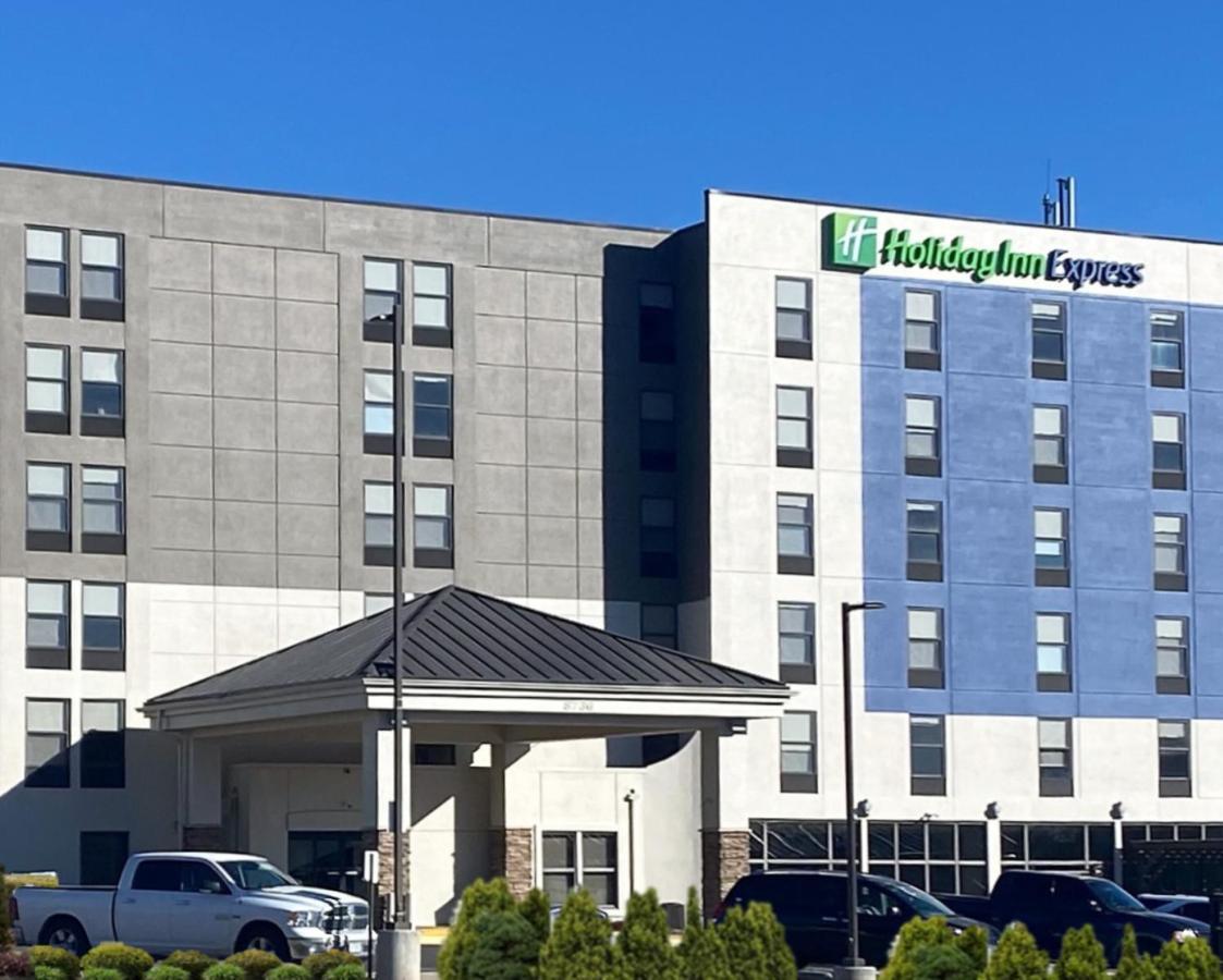 Holiday Inn Express & Suites Central Omaha By Ihg Dış mekan fotoğraf