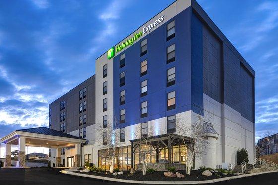 Holiday Inn Express & Suites Central Omaha By Ihg Dış mekan fotoğraf