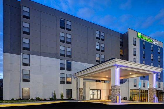 Holiday Inn Express & Suites Central Omaha By Ihg Dış mekan fotoğraf